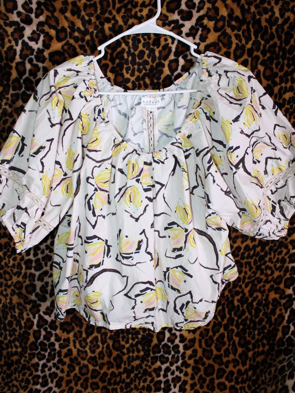 Velvet by Graham & Spencer White Floral Puff Sleeve Top